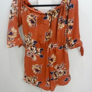 3/4 sleeve floral pattern romper size medium